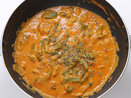 Kadai Mushroom Recipe - Restaurant Style Mushrrom Curry with Stepwise Photos