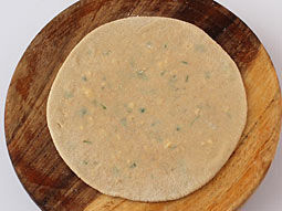 Paneer Paratha Recipe - With Lightly Spiced Grated Paneer Stuffing