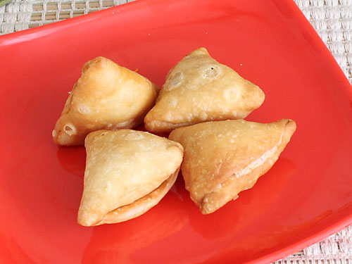 Dry Samosa Recipe - Crispy Samosa Stuffed with Spicy Dry Masala