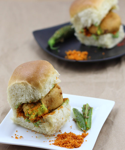 vada-pav-recipe-mumbai-style-pav-vada-with-spicy-chutney