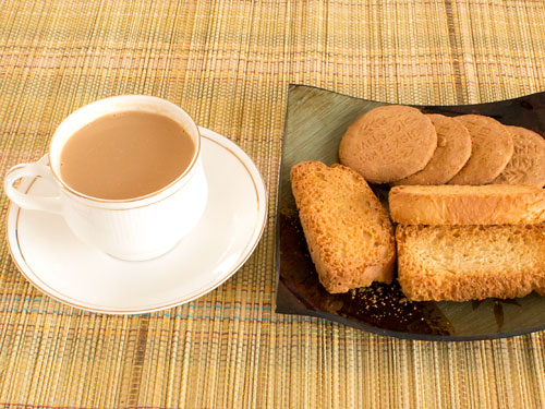 https://cdn3.foodviva.com/static-content/food-images/tea-recipes/masala-chai-recipe/masala-chai-recipe.jpg